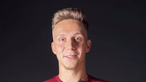 Louis Munteanu debutează în derby-ul cu U Cluj. Dan Petrescu anunță plecări de la CFR: "Sunt convins că mai pleacă. Sunt vreo 5"