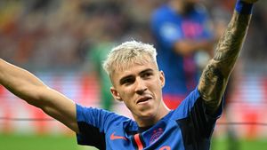 Tavi Popescu, show în FCSB - Gloria Buzău! „Perla” lui Gigi Becali a tras echipa după el și a marcat un nou gol superb