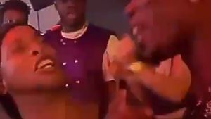 Paul Pogba a luat fiecare club de noapte la rând în vacanța din SUA! A dansat cu Ronaldinho și cântărețul Burna Boy | VIDEO
