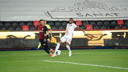 Coșmar pentru Marius Șumudică! Gaziantep a pierdut pe final două puncte mari, cu un om în plus! Alexandru Maxim și Alin Toșca au fost integraliști | VIDEO