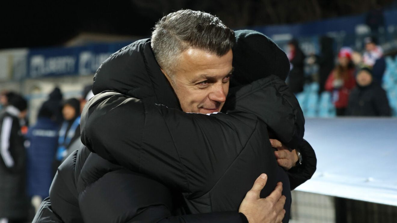 Oțelul Galați vrea să-l dea afară pe Ovidiu Burcă şi să-l pună antrenor pe fostul tehnician de la Universitatea Craiova