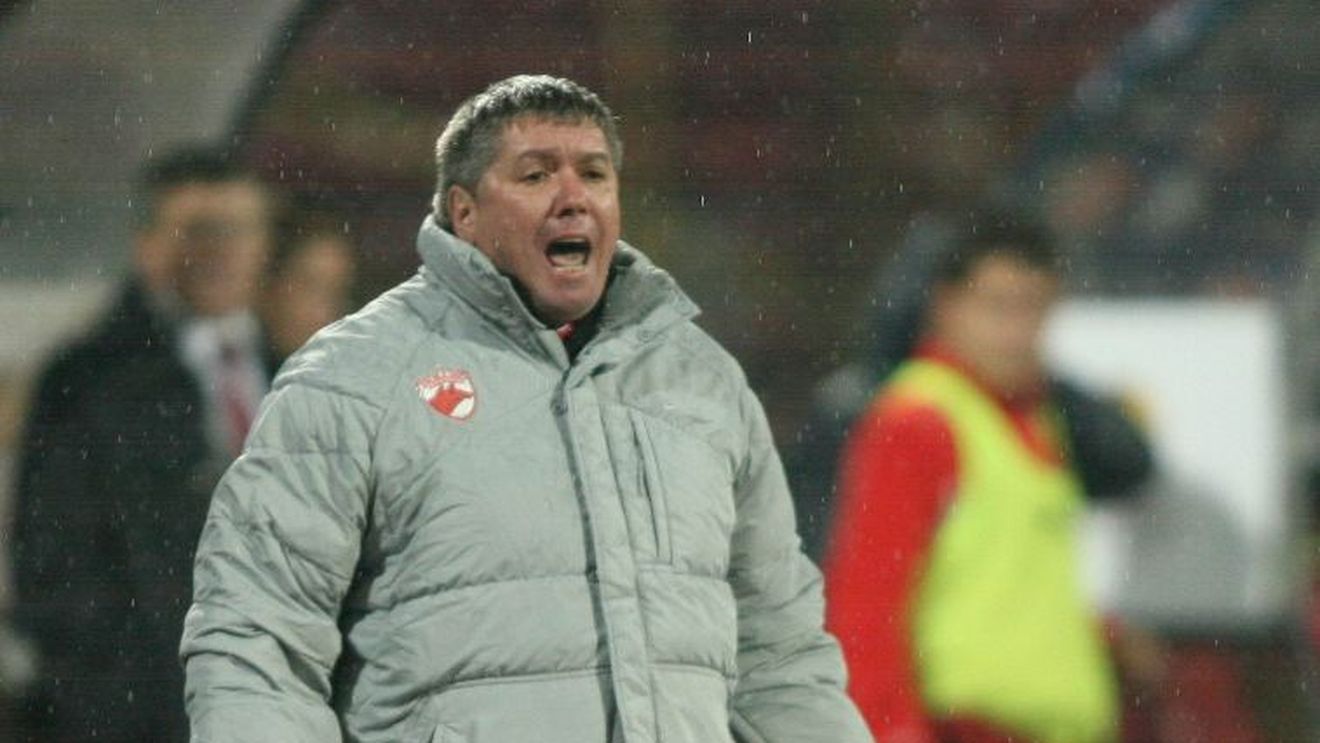 "Claudiu să redevină titular!"