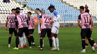 Victorie la limită a Corvinului Hunedoara la Slatina. Florin Maxim a apreciat prestația jucătorilor săi, care rămân neînvinși și după etapa 14 de Liga 2