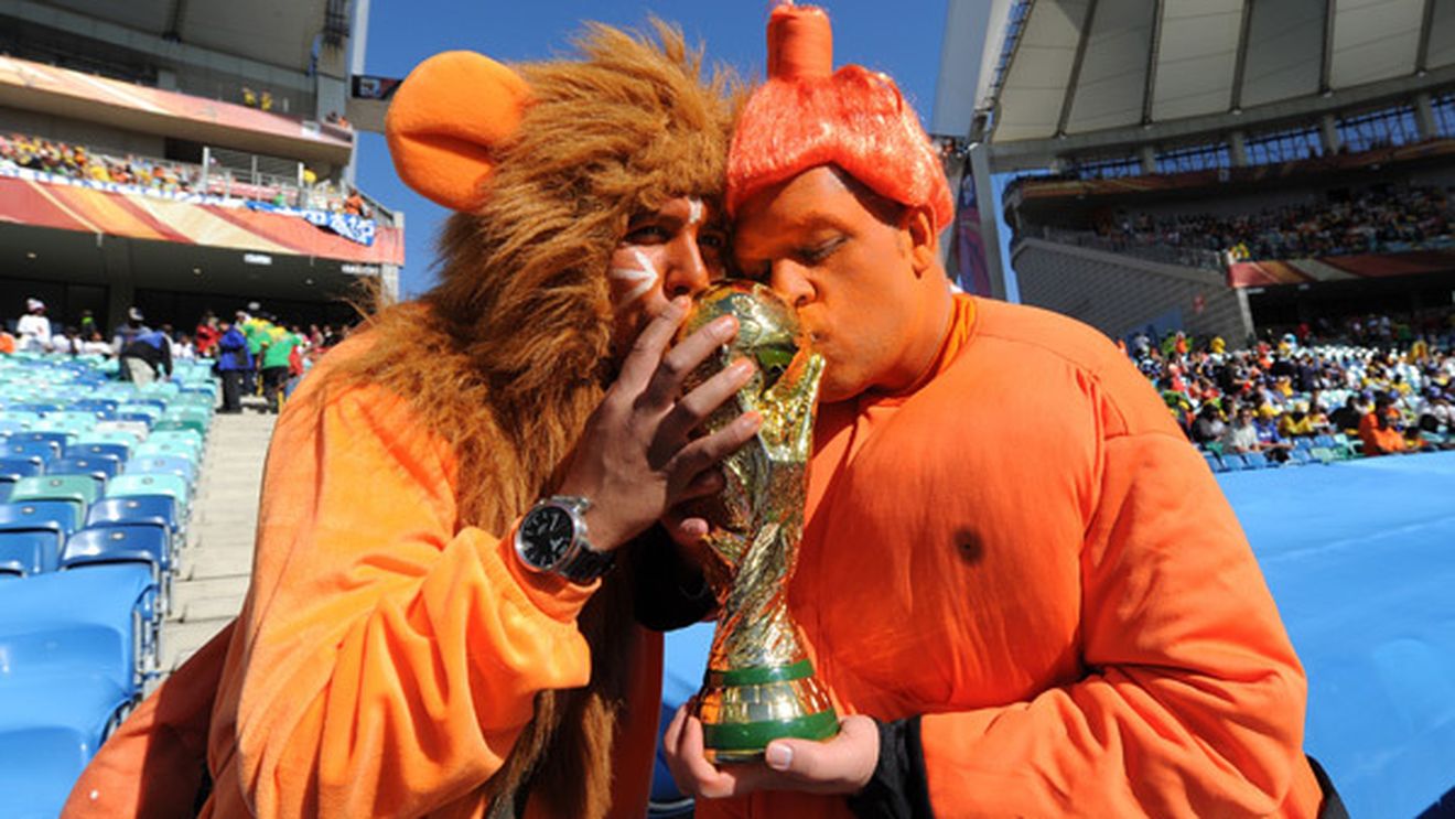 Fotbalul, mai mult decât un sport! **Câștigarea CM ar putea susține creșterea economică în Spania sau Olanda