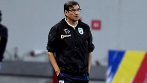 Bombă! Victor Pițurcă a demisionat de la Universitatea Craiova după ce Mihai Rotaru i-a dat „țeapă" lui Dan Nistor! EXCLUSIV