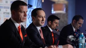 Negoiță, la prezentarea lui Bratu: "Ceea ce mi-am dorit se împlinește încet, încet: să aduc în cadrul clubului cât mai multe legende"