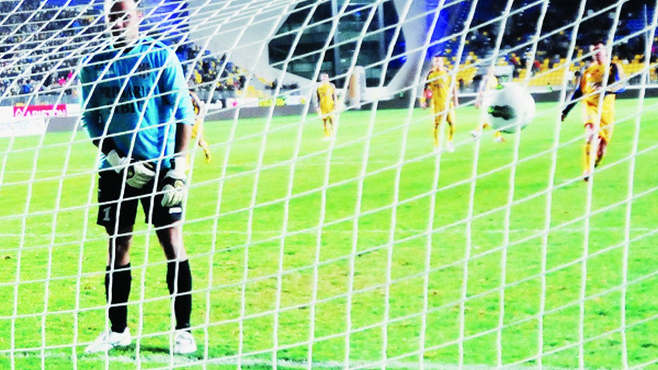 Și bătuți, și amendați!** Petrolul - Voința Sibiu 4-1