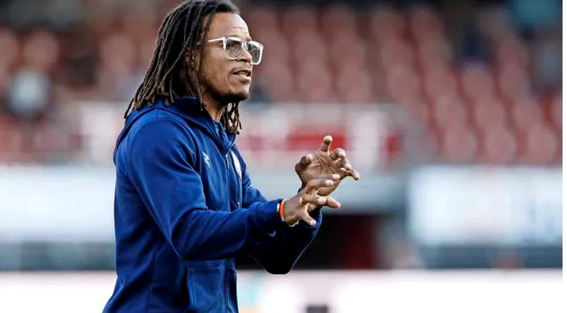 Bătăușul Edgar Davids nu și-a pierdut antrenamentul de la răfuiala cu Cosmin Contra! S-a încăierat cu jucătorii la primul meci ca antrenor în liga a treia portugheză