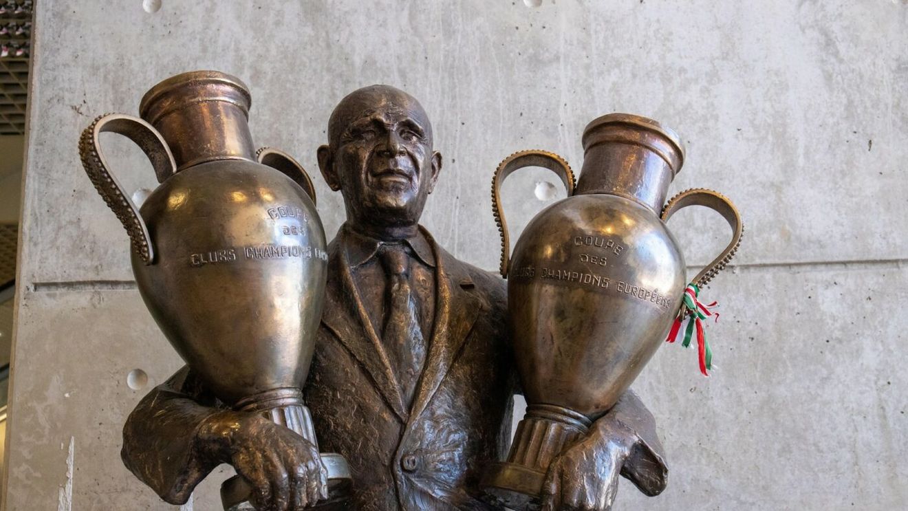 Povestea incredibilă a celui mai mare blestem din istoria fotbalului. Exasperat, uriașul Eusebio nu a mai suportat și a ajuns să se roage în cimitir, lângă mormântul maghiarului, pentru a cere îndurare