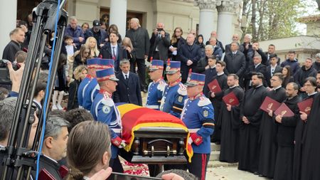 EXCLUSIV Ce s-a întâmplat în interiorul bisericii la slujba pentru Mircea Lucescu: „Doar la Roma am mai văzut așa ceva”