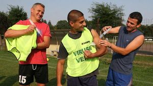 Educat în ritm anti Steaua!** A crescut la Dinamo, unde a fost coleg cu Mitea, Marica, Pulhac sau Radu Ștefan