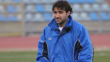 Ultima "perlă" a lui Luțu i-a dat pe spate pe cei de la Școala de Antrenori!** Uite ce a scris pe foaie, în prima zi de cursuri :)