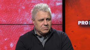 Meme Stoica s-a opus vehement venirii lui Marius Șumudică la FCSB și a făcut public anunțul, iar antrenorul îi dă acum o replică dură! „Când am fost acasă la Gigi Becali, mi-a zis că trebuie să vorbesc doar cu el”