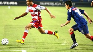 Rapidul testează un atacant brazilian, fost coleg cu Toja