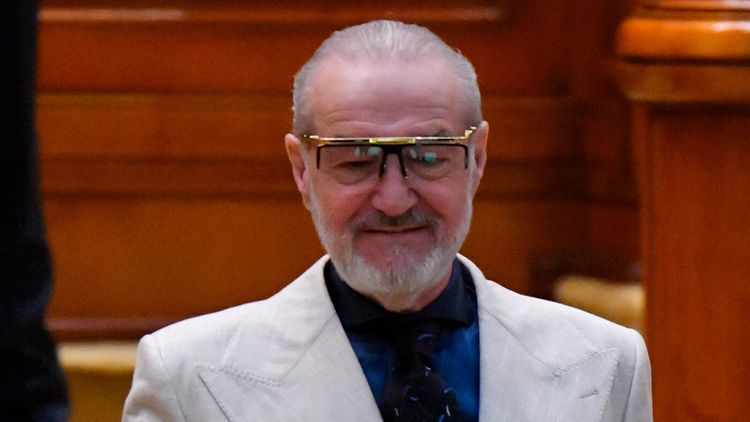 Gigi Becali vrea 44.000.000 de euro pentru transferul lui, iar acum Mitică Dragomir a dat verdictul: „Nici Roberto Carlos n-avea frecvența lui!”