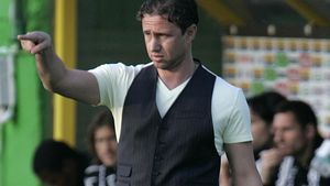 Reghe pleacă după jucători!** Cum ar putea arăta Craiova în 2011