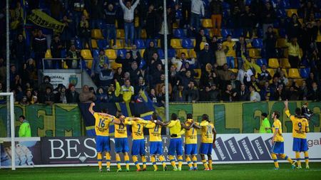 Serbare în cantonamentul Petrolului după remiza cu Sturm Graz