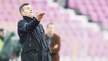 "Nu renunț la pretenții, contractul meu e standard"** Cum îi răspunde Sabău lui Adrian Porumboiu