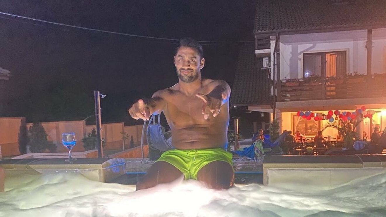 Povestea tristă a românului care a făcut avere în Franța: a fost atât de sărac încât n-a primit niciodată cadou de Crăciun și s-a înscris singur la școală. „Mama nu voia, că n-aveam bani de haine”