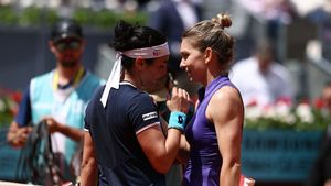 Se retrage din tenis adversara care a reușit să o învingă de două ori din patru meciuri pe Simona Halep: „E timpul să mă vindec”