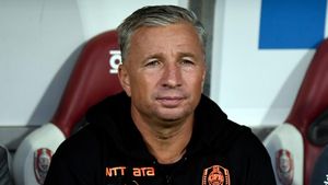 Dan Petrescu, prima reacție după întâlnirea cu Răzvan Burleanu și Mihai Stoichiță: „Am discutat cu el”. Când va oferi răspunsul final cu privire la preluarea echipei naționale a României