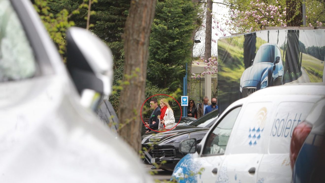 Cristi Borcea și Valentina Pelinel, „momente de aur” la un restaurant de fițe din București. Un bărbat le-a deschis ușa limuzinei | EXCLUSIV FOTO