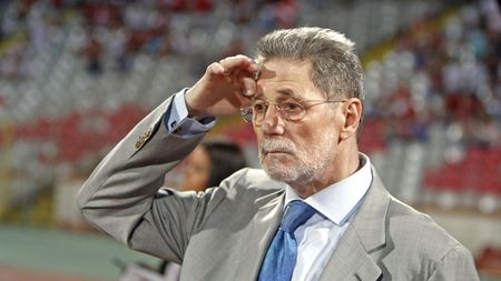 Cornel Dinu, pe masa de operație! Medicii au vrut să intervină de vineri, dar nu au putut. UPDATE / Ultimele informații despre „Mister”