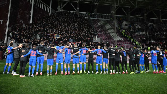 FCSB și penalty-urile care au scandalizat rivalii. Vassaras a certat arbitrii care le-au acordat. EXCLUSIV