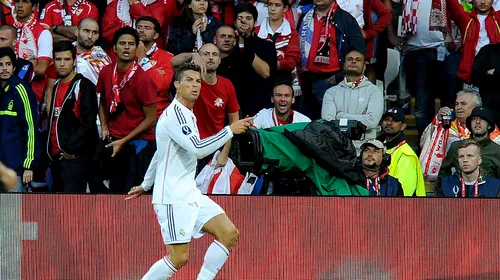 FOTO | Imaginile pe care UEFA le-a cenzurat. Reacția lui Cristiano Ronaldo după ce un fan a pătruns pe gazon și s-a îndreptat spre el