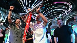 Darius Olaru a aşteptat şi a postat imediat cum Charalambous şi Pintilii au plecat oficial de la FCSB