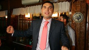 Borcea: **"Bag bani la Dinamo până dau faliment!"