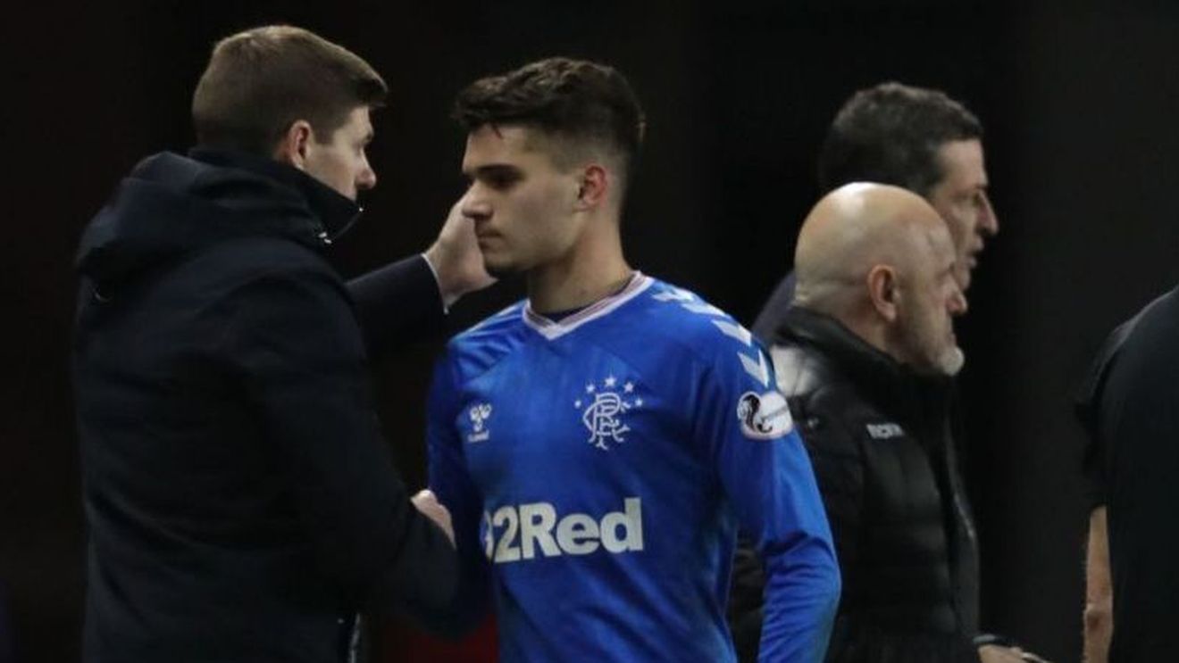 Steven Gerrard, pus la zid de fanii lui Rangers după ce nu l-a titularizat pe Ianis Hagi. „Ce-mi văd ochii?"