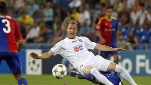 INCREDIBIL: tertipuri de "județ" folosite de Basel înaintea și în pauza meciului cu CFR Cluj!** Paszkany: "Chiar să faci orice ca să câștigi?"