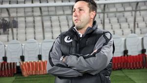 Marius Popescu nu renunță la 'U', în ciuda crizei financiare:** "Aș antrena și gratis Universitatea"