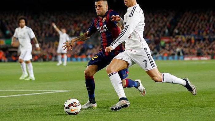 Dani Alves face acuze dure la adresa conducerii BarÃ§ei: "Nu știu cum să se poarte cu jucătorii". Brazilianul vorbește și despre scandalul cu Ronaldo: "A fost o manipulare"