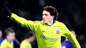 Transformarea misteriosului Ovidiu Petre, ajuns la 42 de ani. Cum arată acum „Ceasul”, descoperirea lui Cosmin Olăroiu și unul dintre cei mai discreți oameni din anturajul lui Gigi Becali