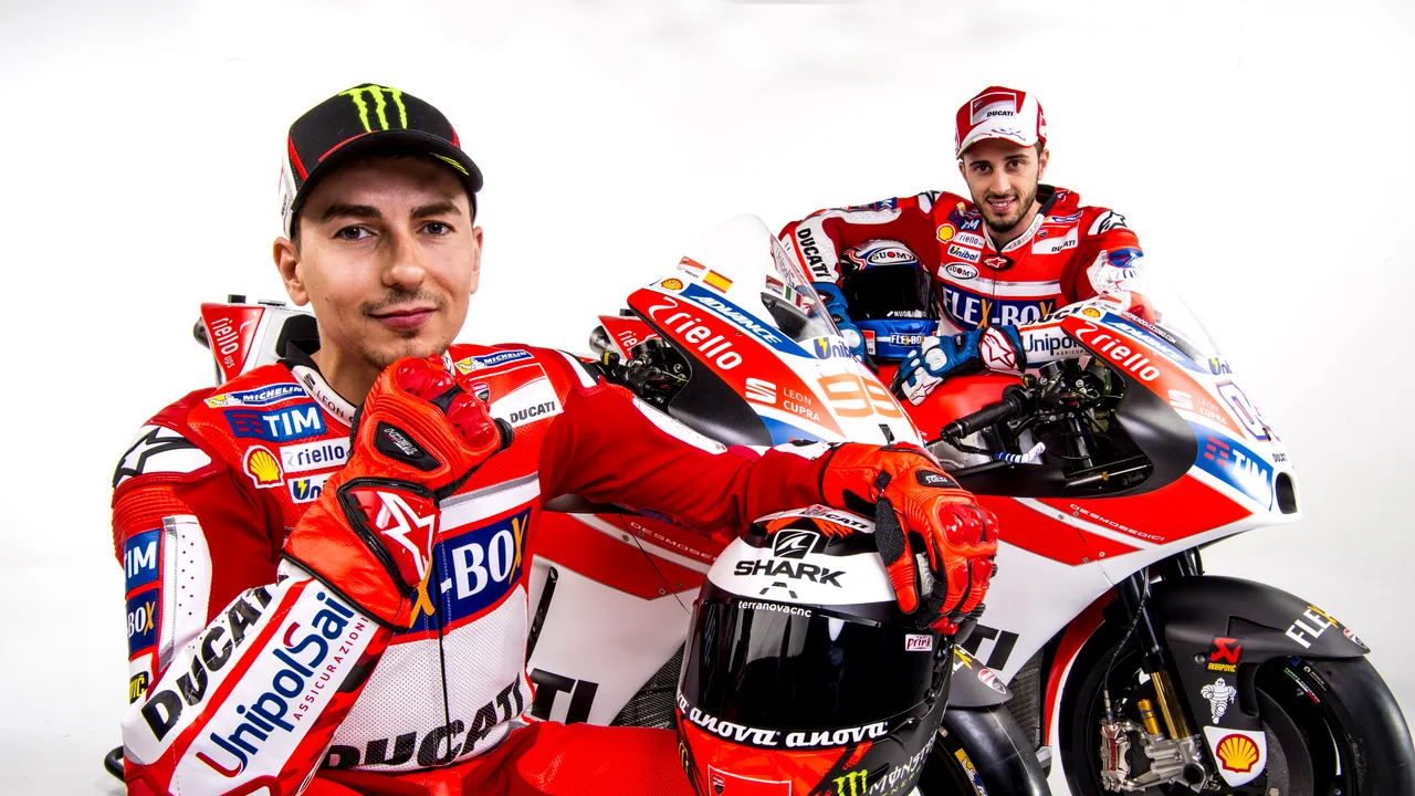 FOTO | Ducati și-a prezentat motocicleta pentru 2017. Jorge Lorenzo și Andrea Dovizioso sunt piloții team-ului italian

