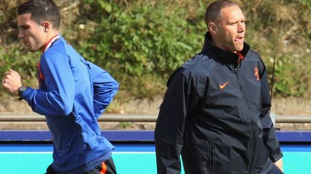 van Basten: "Nu-l voi folosi pe van Persie contra Danemarcei"