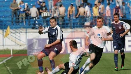 "Doar jumătate din echipă muncește!" / "Va fi greu să ne salvăm"