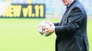 Dialog "spumos"! Becali: "Dacă vrei să te bați cu mine, cumpără și tu o echipă cu nume, ca Rapid"** REACȚIA lui Porumboiu
