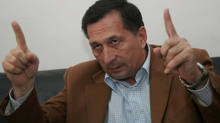 Crăciunescu: "Pițurcă este în stare să se arunce în foc pentru jucători"