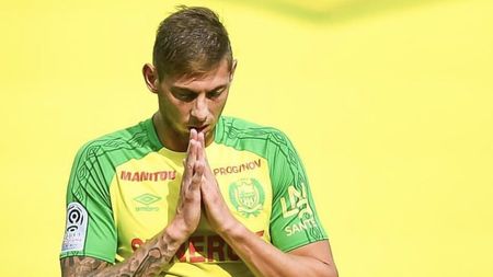 VIDEO | Sala a trimis un mesaj audio înainte de prăbușire: "Dacă într-o oră jumătate nu aveți vești de la mine....Tată, dacă ai ști ce frică îmi e". UPDATE Căutările au fost reluate: "Cercetăm o arie în care credem că avem cele mai mari șanse să găsim ceva"