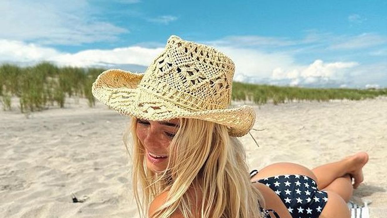 Cum a reacționat cea mai bogată gimnastă din America când a fost 'agățată' de Andrew Tate: „E primul lucru pe care l-am făcut” | GALERIE FOTO