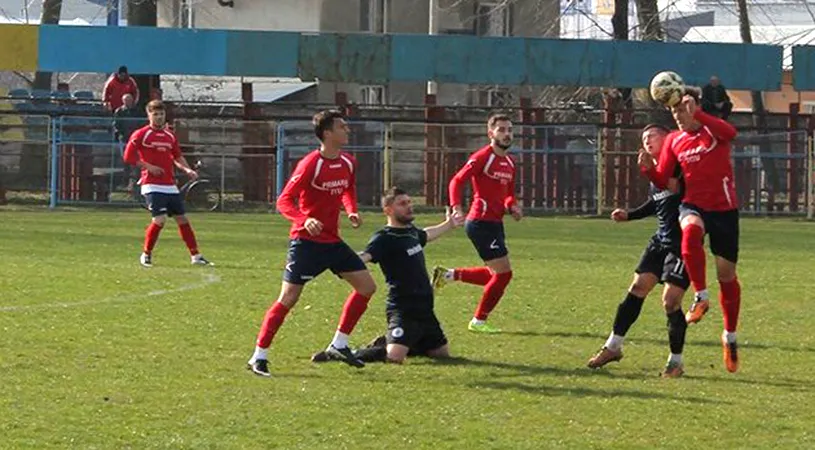 Conducătorul unui club din Liga 3 își dă în fapt jucătorii după ce au pierdut cu 8-0.** 