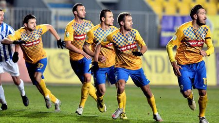 Fanii Petrolului, miting împotriva patronului înainte de meci! Ce au scandat ultrașii și bannerele afișate la partida cu Concordia Chiajna