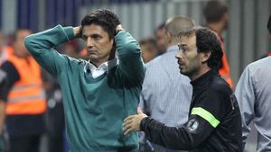 Răzvan Lucescu s-a luat la ceartă cu fanii în timpul meciului PAOK - Panathinaikos: „Înțeleg frustrarea, dar nu pot să ignor asta!” | VIDEO