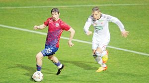 Blestemul Universității!** Dănănăe s-a accidentat și e OUT o lună! Steaua a rămas fără niciun fundaș dreapta apt: cum a improvizat Ilie Stan