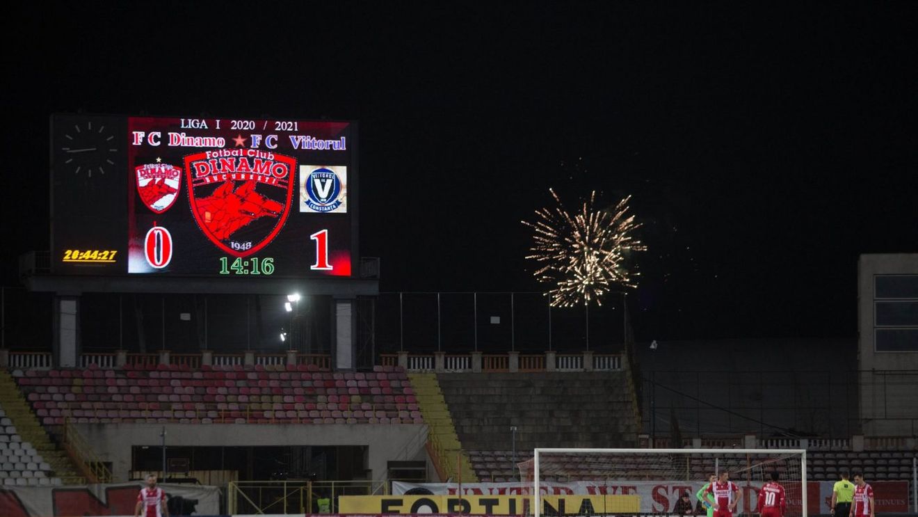 S-au văzut din nou artificii în „Ștefan cel Mare”! Momentul nepotrivit în care fanii lui Dinamo au „aprins” cerul în timpul meciului cu Viitorul