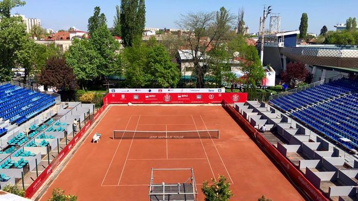 GALERIE FOTO | Improvizată, dar elegantă. A fost finalizată amenajarea noii arene de la Năstase-Țiriac Trophy 