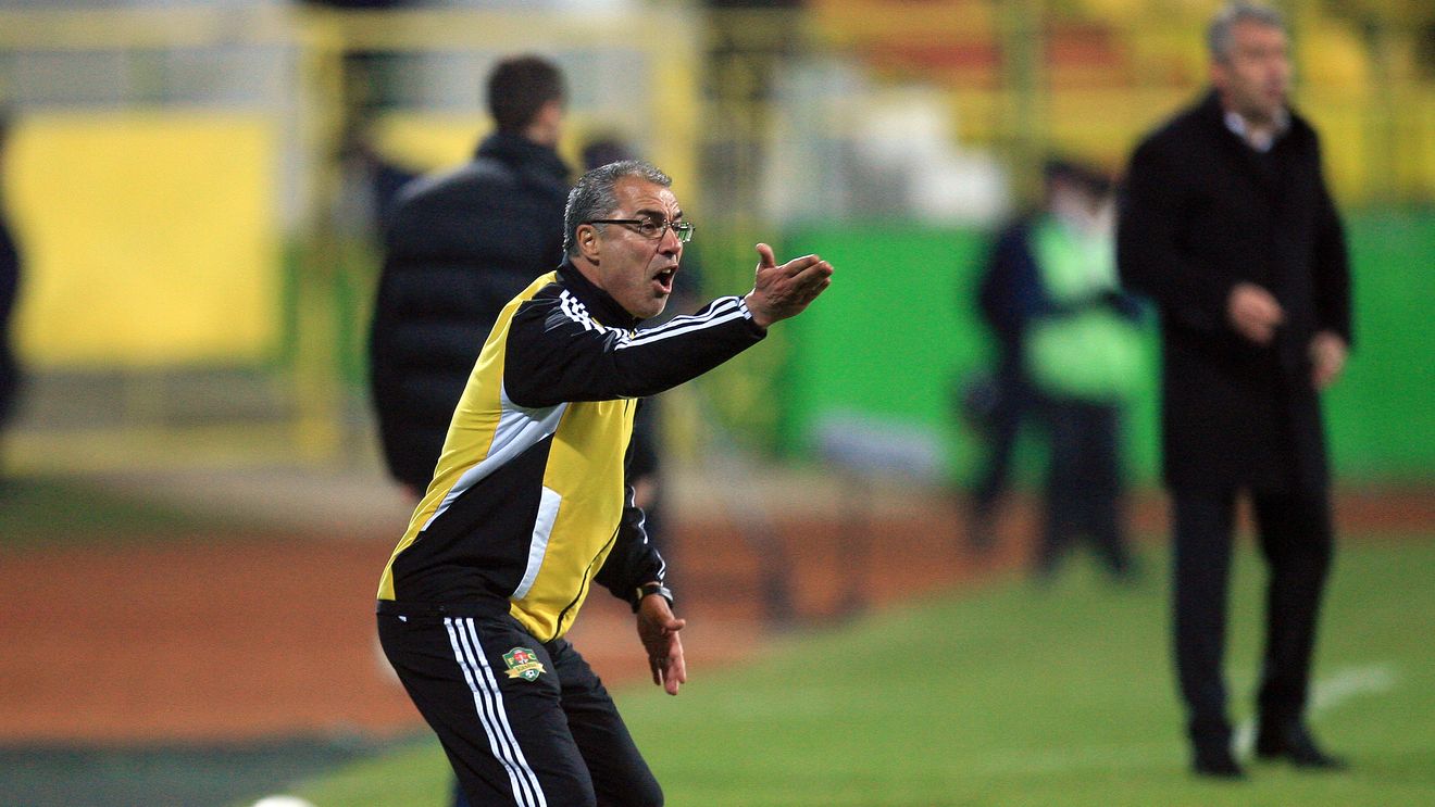 EXCLUSIV | Cum își minte un antrenor fotbaliștii în față: "Am înnebunit! M-am ridicat și am plecat". Răspunsul de pe teren și motivul incredibil pentru care i s-a arătat ușa tehnicianului: "Câștigaserăm prea multe meciuri"